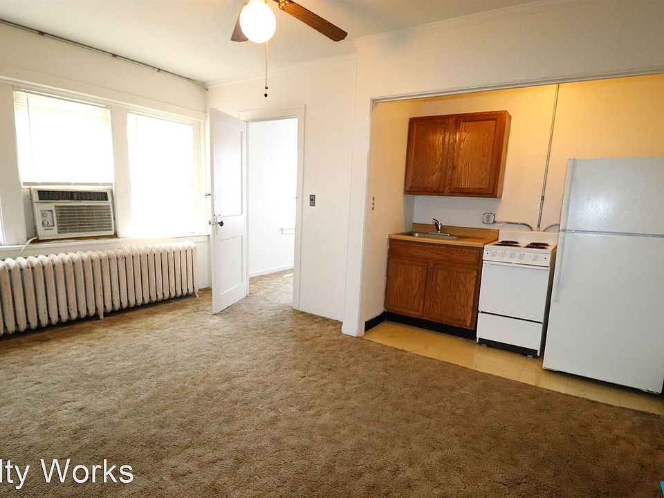 2nd image of 1202 F St #D2