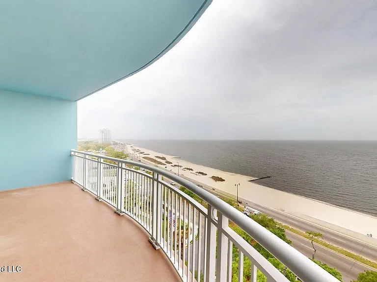 2228 Beach Dr #1002 — Photo 2
