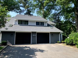 471 Tenafly Rd, Englewood, NJ 07631