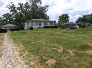 2708 Erb Rd, Saint Louis, MO 63129