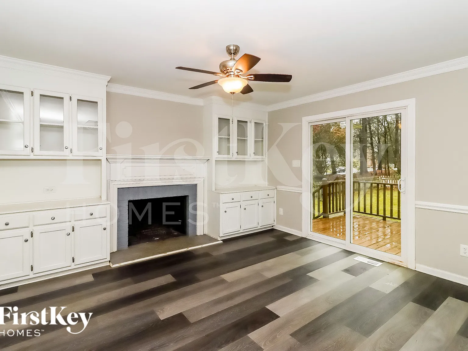 4 bed, 2.5 bath, 1952 sqft, $2,310 — Photo 4