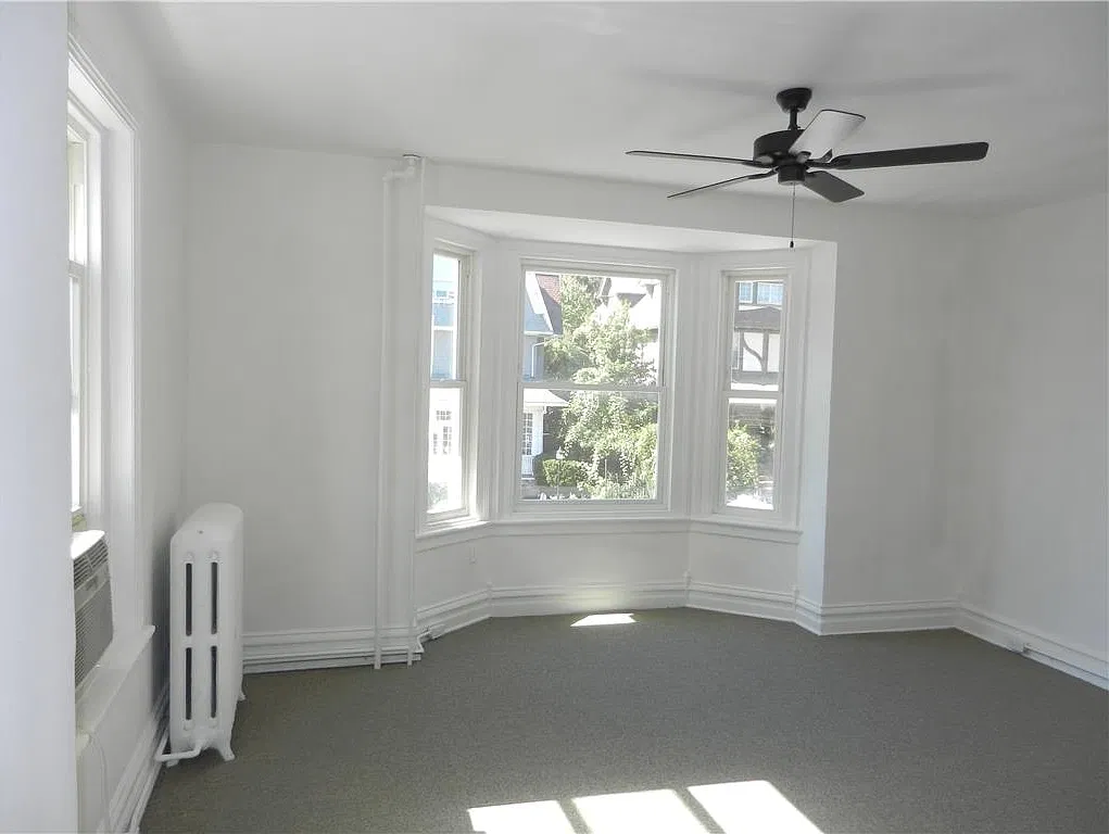 2 bed, 1.0 bath, 2311 sqft, $1,795 — Photo 4