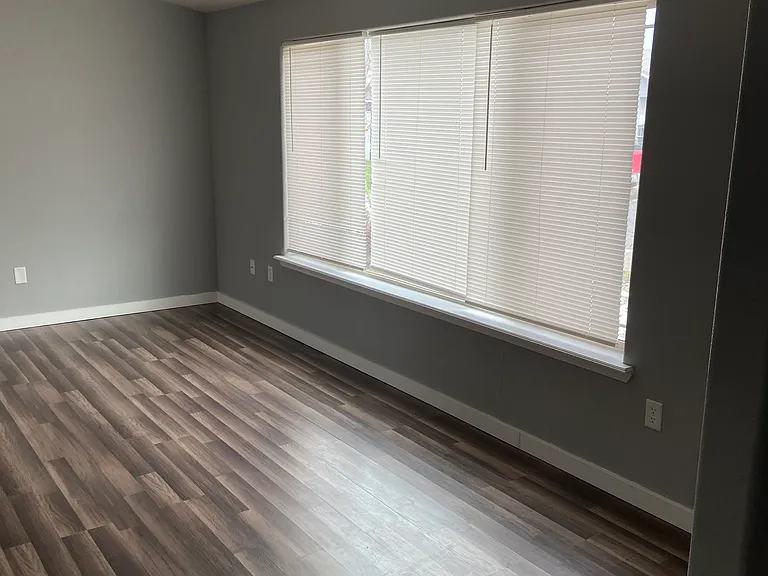 371 Bradley Way — Photo 5