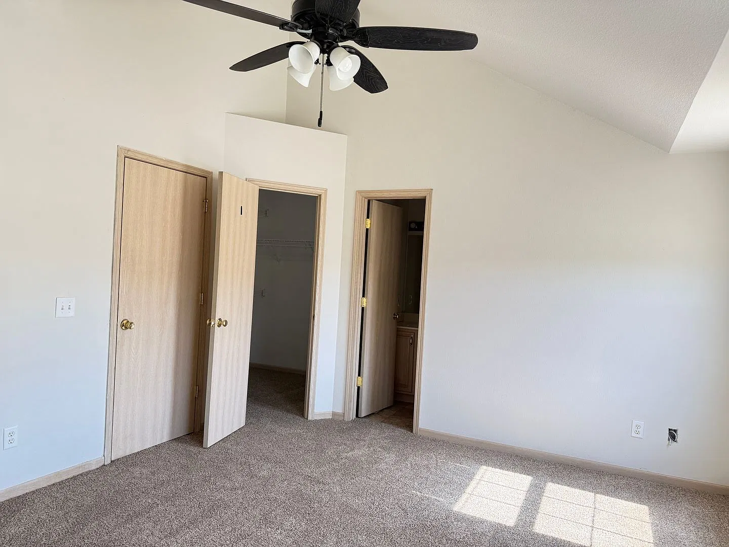 4009 Hawksbury Court St. Joseph, MO 64506 — Photo 4