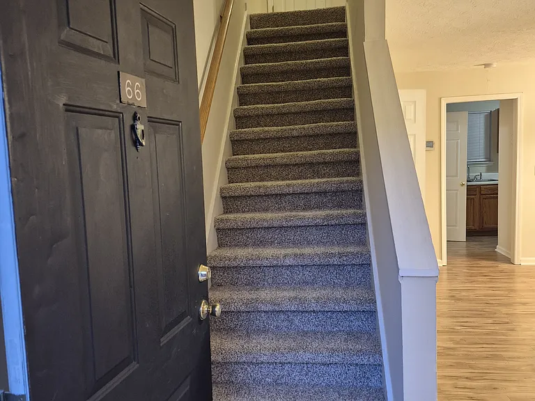 66 Point Place Dr — Photo 2