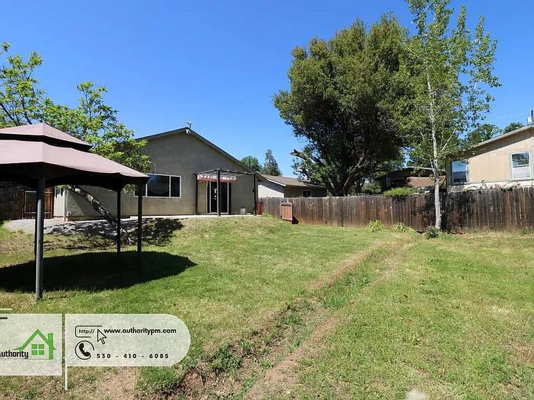 1417 Montana Ave — Photo 25