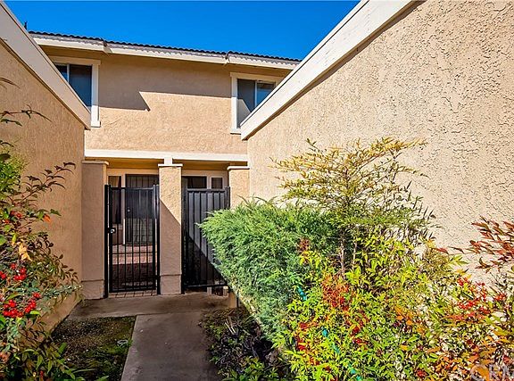 4th image of 307 Aqueduct Ct