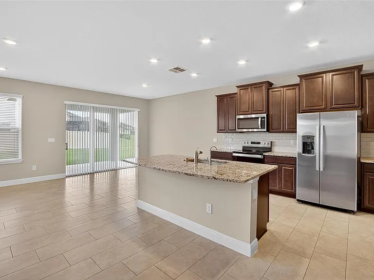 2546 Warren Acres Blvd — Photo 11