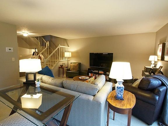 2nd image of 230 Commons Ct #27