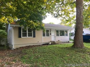 2704 Queensway Rd, Springfield, IL 62703