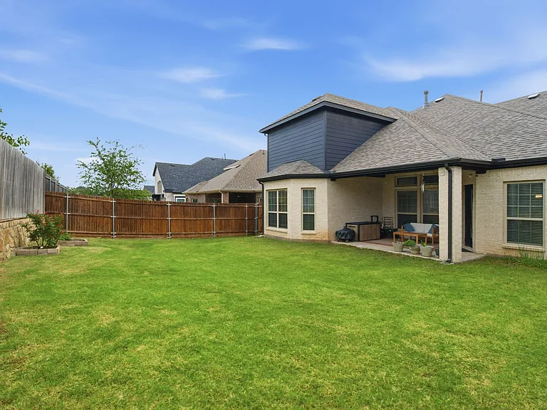 1216 Bayonet St — Photo 39