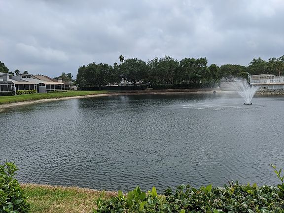 4th image of 4639 Winston Ln N #37