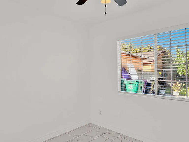2239 W Lincoln St — Photo 20
