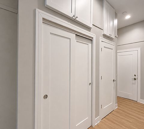 3rd image of 1101 W Granville Ave #101