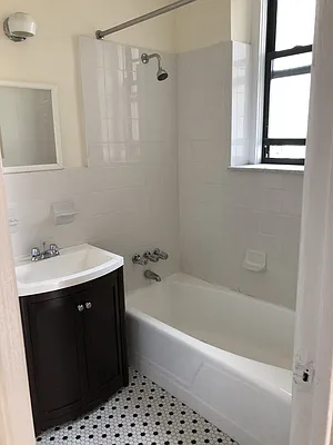 Rented by Roger Benayoun, LREB | media 14