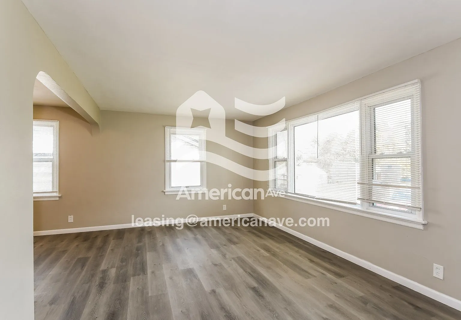 3 bed, 1.0 bath, 816 sqft, $1,155 — Photo 3