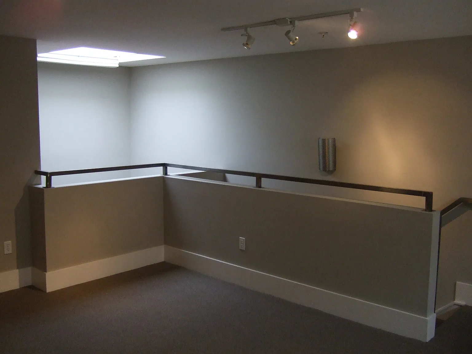 2 bed, 2.5 bath, 1778 sqft, $6,200 — Photo 3