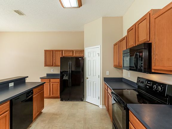 5th image of 4248 Hanging Moss Dr