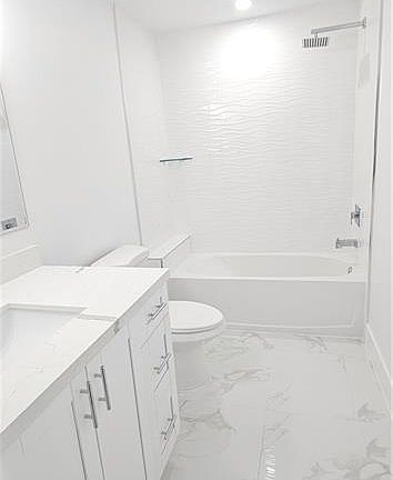 4th image of 4927 Leonard Blvd S