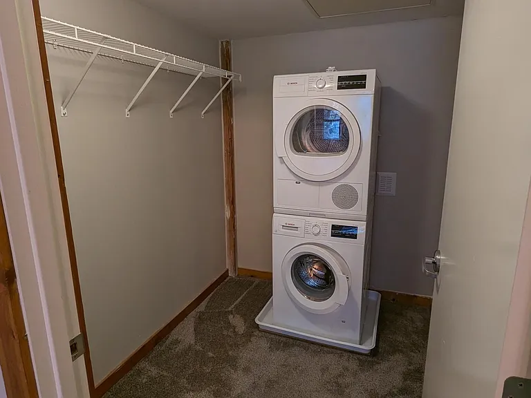 940 Monroe Ave NW #305 — Photo 8