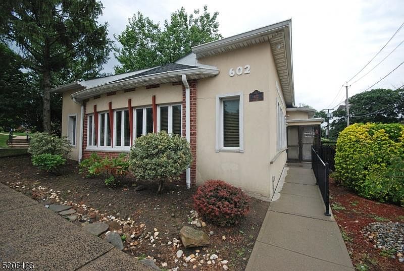 1st image of 602 Bloomfield Ave