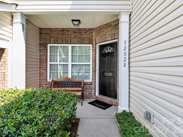 12028 Stratfield Place Cir, Pineville, NC 28134