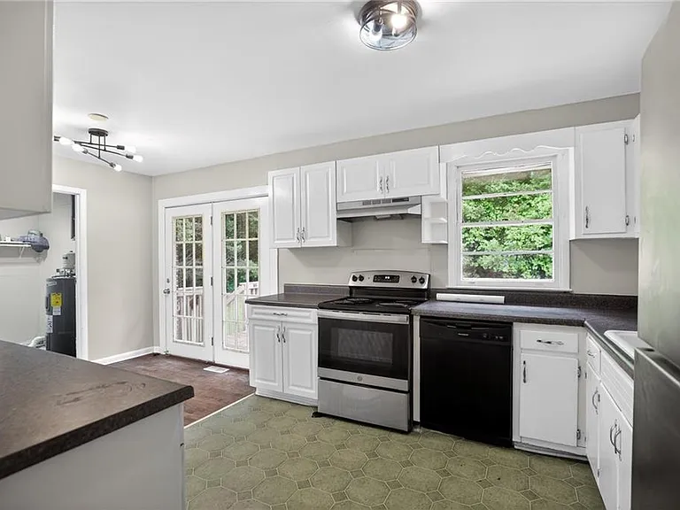 7259 Mayfair Cir — Photo 4