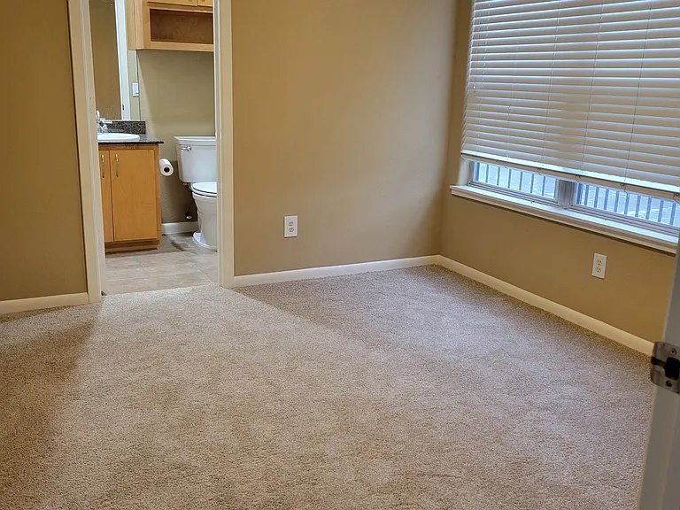 3010 Caroline St — Photo 17