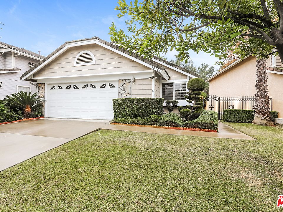 1st image of 20806 E Crest Ln