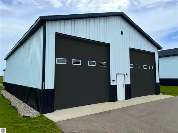 7461 Geronimo Trl, Bellaire, MI 49615