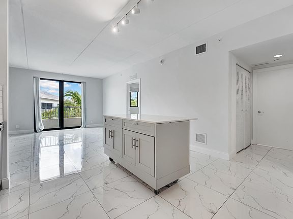 4th image of 250 W Hidden Valley Blvd #2