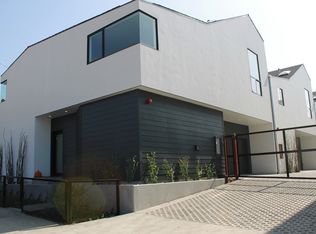 3005 Peak Pk, Los Angeles, CA 90065