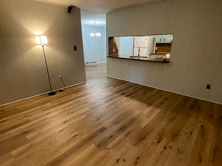 2252 Southeastern Pkwy — Photo 3