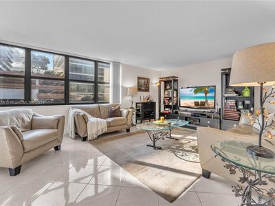 20401 NE 30th Ave APT 424-8, Aventura, FL, 33180