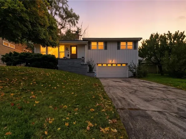 5703 W 50th Ter, Mission, KS 66202