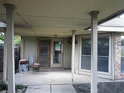 2nd image of 2120 Stein Way