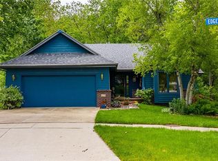 498 Edgewood Ln, Pleasant Hill, IA 50327