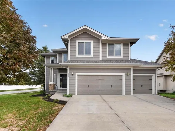 505 SW Webster Dr, Blue Springs, MO 64014