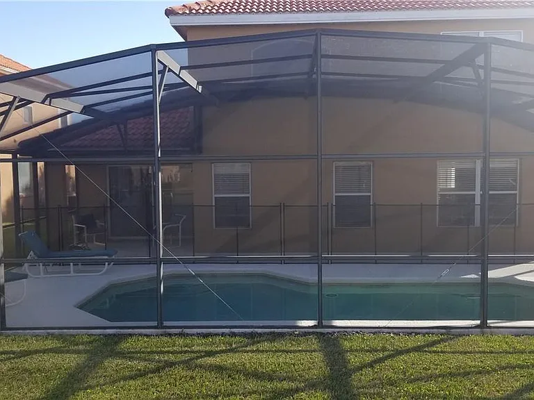 1061 Solana Cir — Photo 3