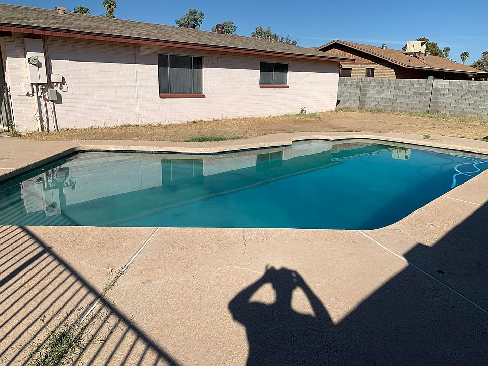 1st image of 1213 E Delano Dr