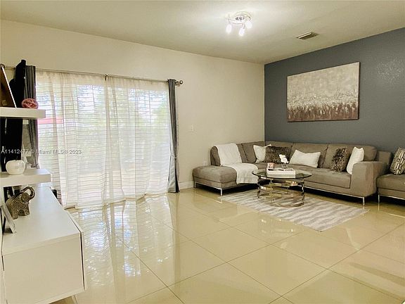 5th image of 8216 Santa Monica Ave #8216