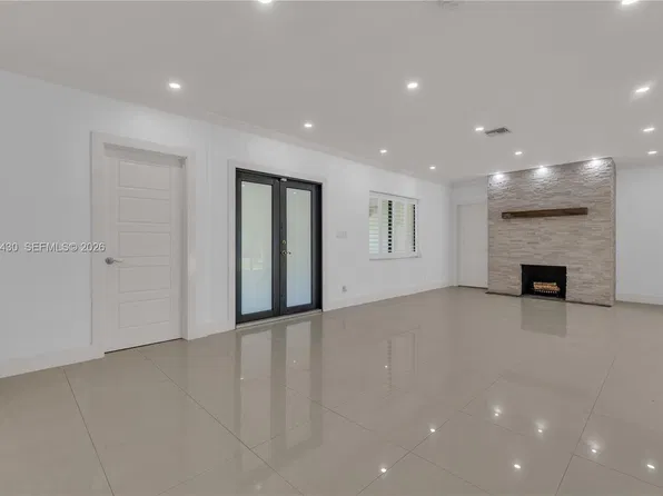 549 NE 12th Ave, Fort Lauderdale, FL 33301