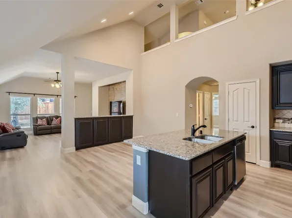 1501 Cockatiel Dr, Little Elm, TX 75068