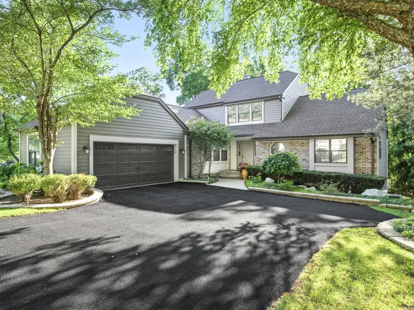 613 White Oak Ln, Bartlett, IL 60103