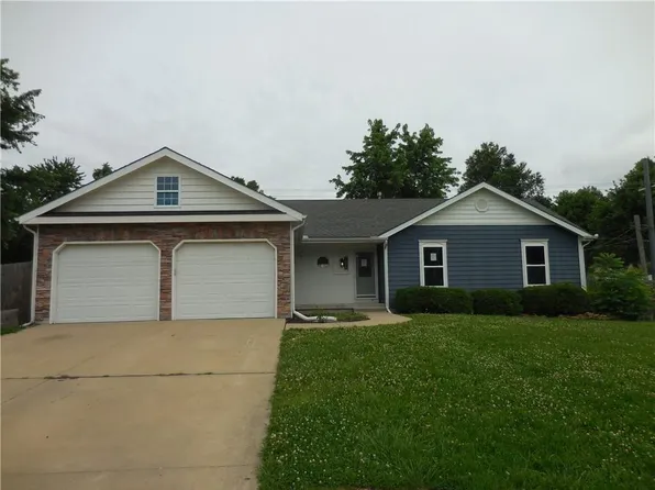 1000 Oakwood St, Harrisonville, MO 64701