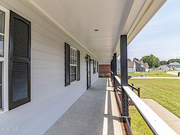 2nd image of 207 Sussex Place
