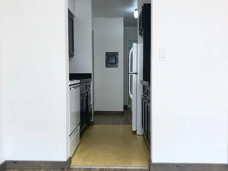 Bayview Apartments — Photo 29