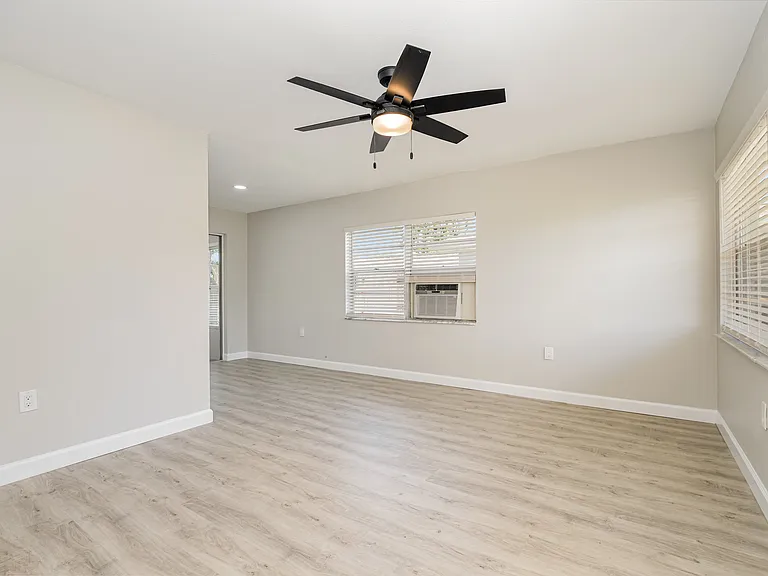 122 Niemira Ave #122 — Photo 10
