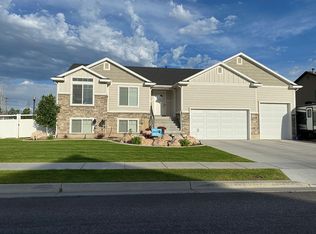 2059 N 1450 W, Clinton, UT 84015
