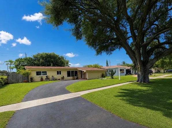 1812 N 45th Ave, Hollywood, FL 33021